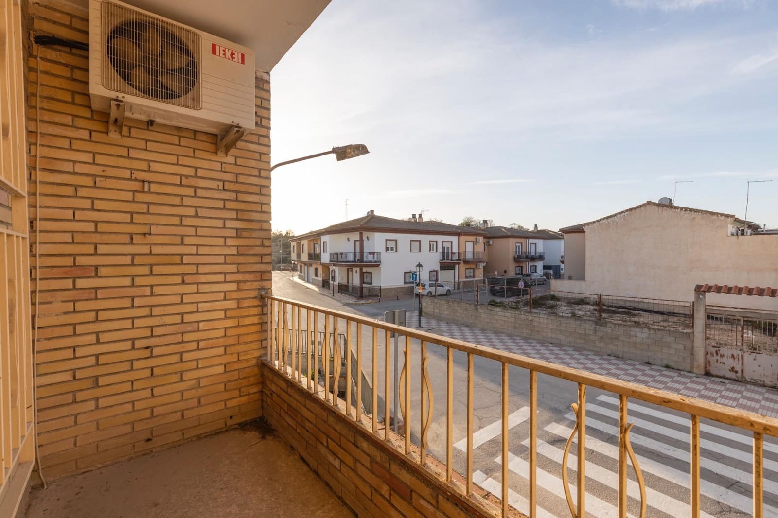 3 chambre Villa/Maison à vendre à Huetor Tajar avec garage - 170 000 € (Ref: 9648086)