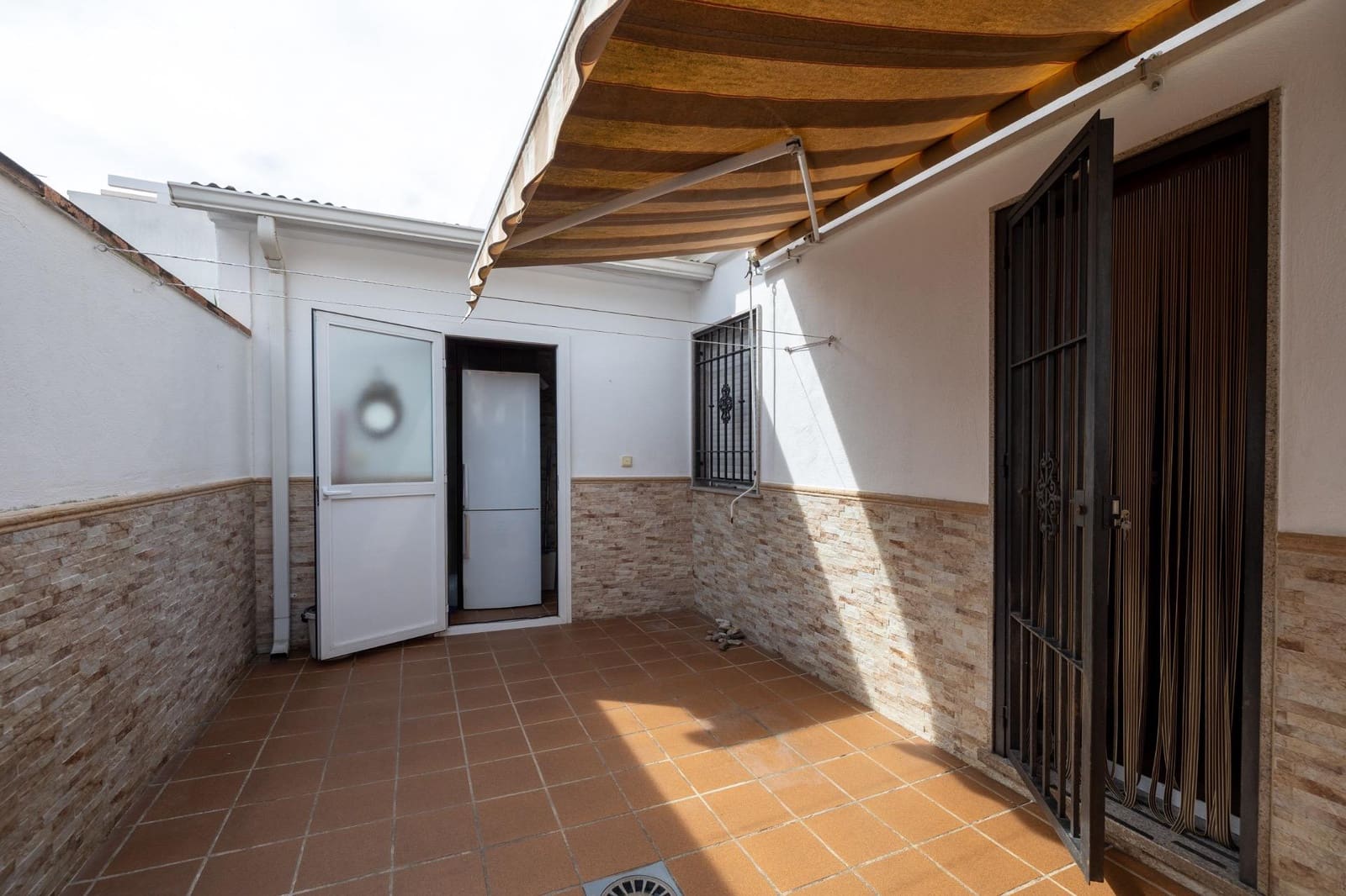 3 bedroom Terraced Villa for sale in Peligros with garage - € 229,000 (Ref: 9648088)