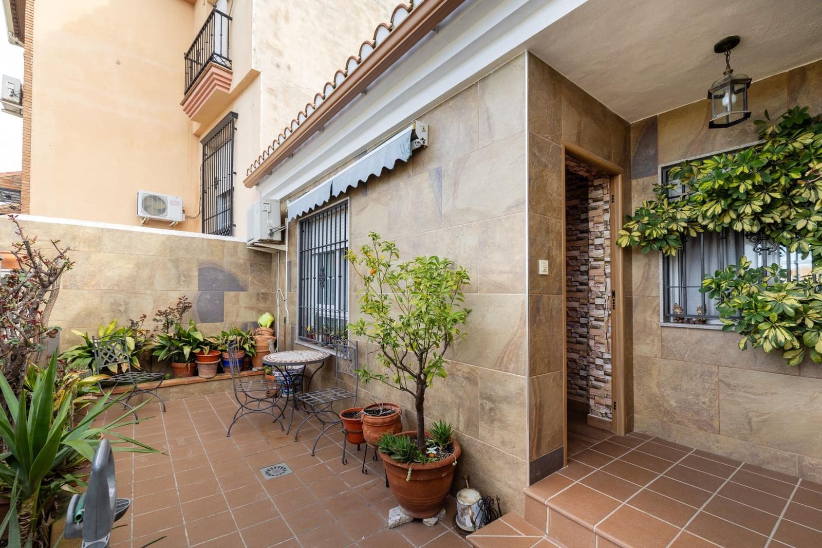 3 bedroom Terraced Villa for sale in Peligros with garage - € 229,000 (Ref: 9648088)