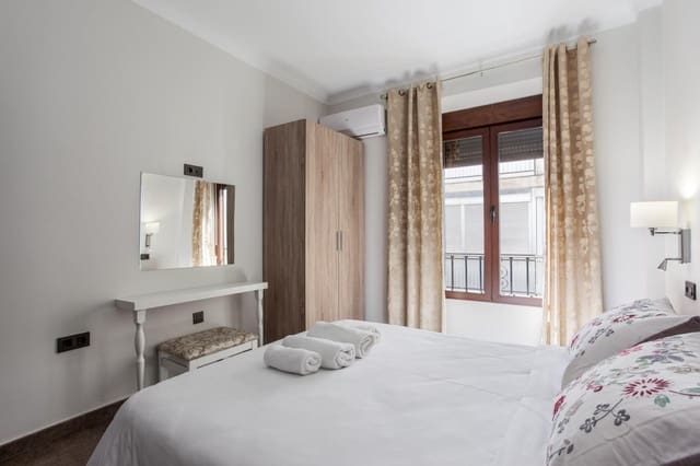 15 sovrum Lägenhet till salu i Centro, Granada stad - 1 175 000 € (Ref: 9648089)