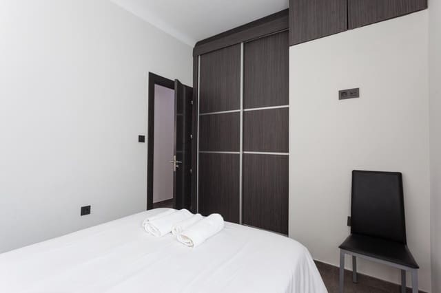 15 sovrum Lägenhet till salu i Centro, Granada stad - 1 175 000 € (Ref: 9648089)