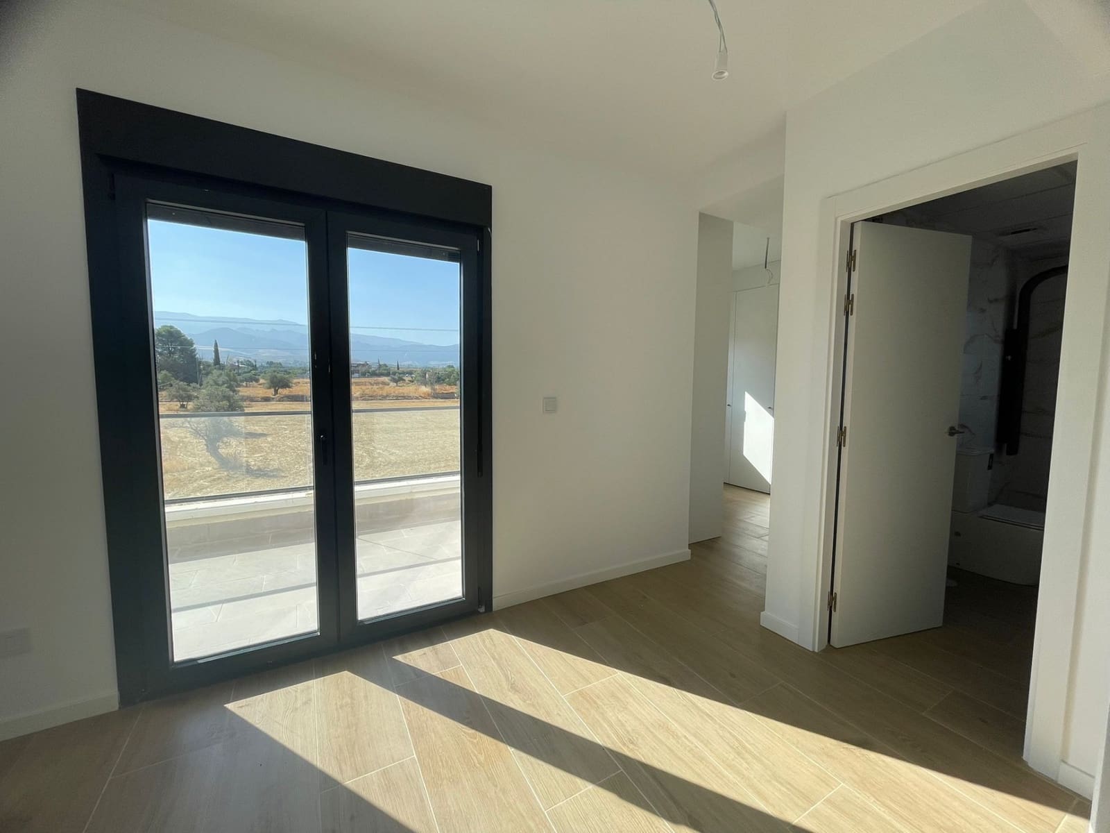 5 sypialnia Willa na sprzedaż w Alhendin z basenem garażem - 450 000 € (Ref: 9651929)