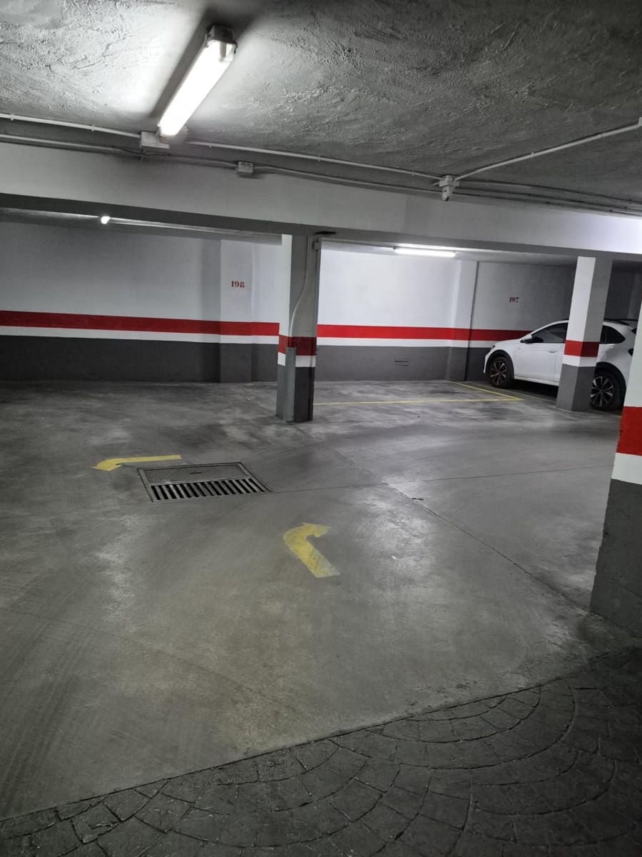 4 quarto Apartamento para venda em Granada cidade com garagem - 218 000 € (Ref: 9656068)