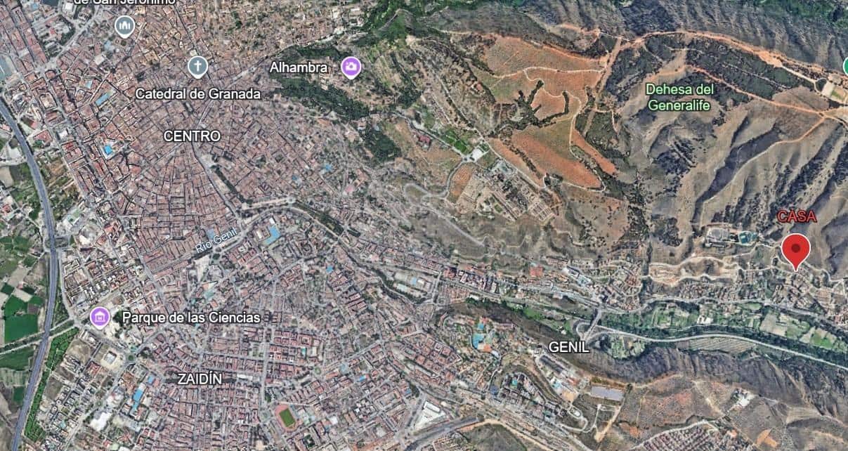 5 soverom Kjedet enebolig til salgs i Granada by med svømmebasseng garasje - € 410 000 (Ref: 9659412)