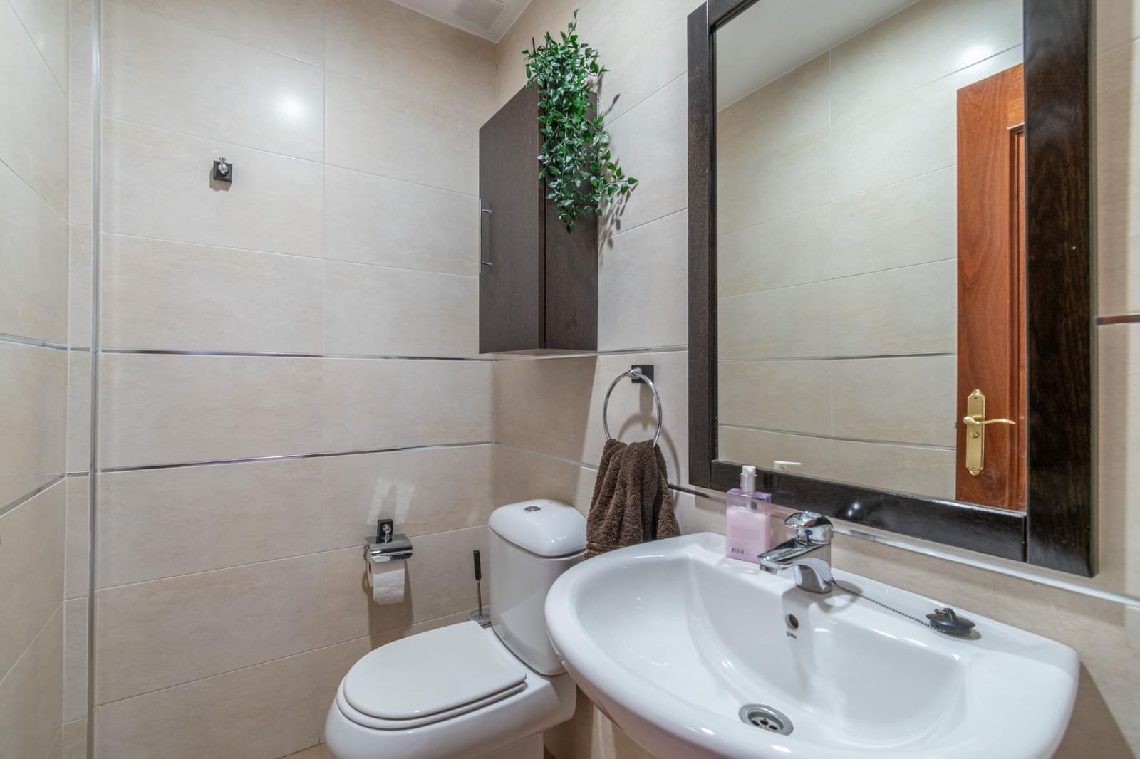 5 soverom Kjedet enebolig til salgs i Granada by med svømmebasseng garasje - € 410 000 (Ref: 9659412)