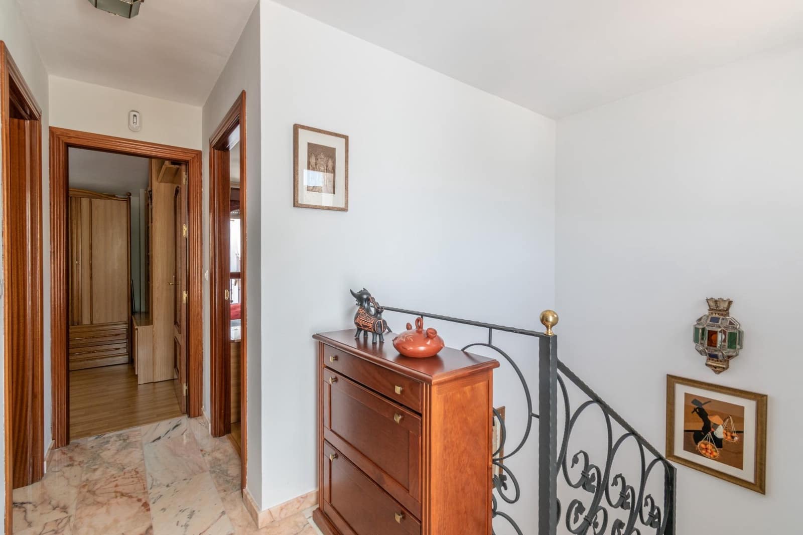 5 soverom Kjedet enebolig til salgs i Granada by med svømmebasseng garasje - € 410 000 (Ref: 9659412)