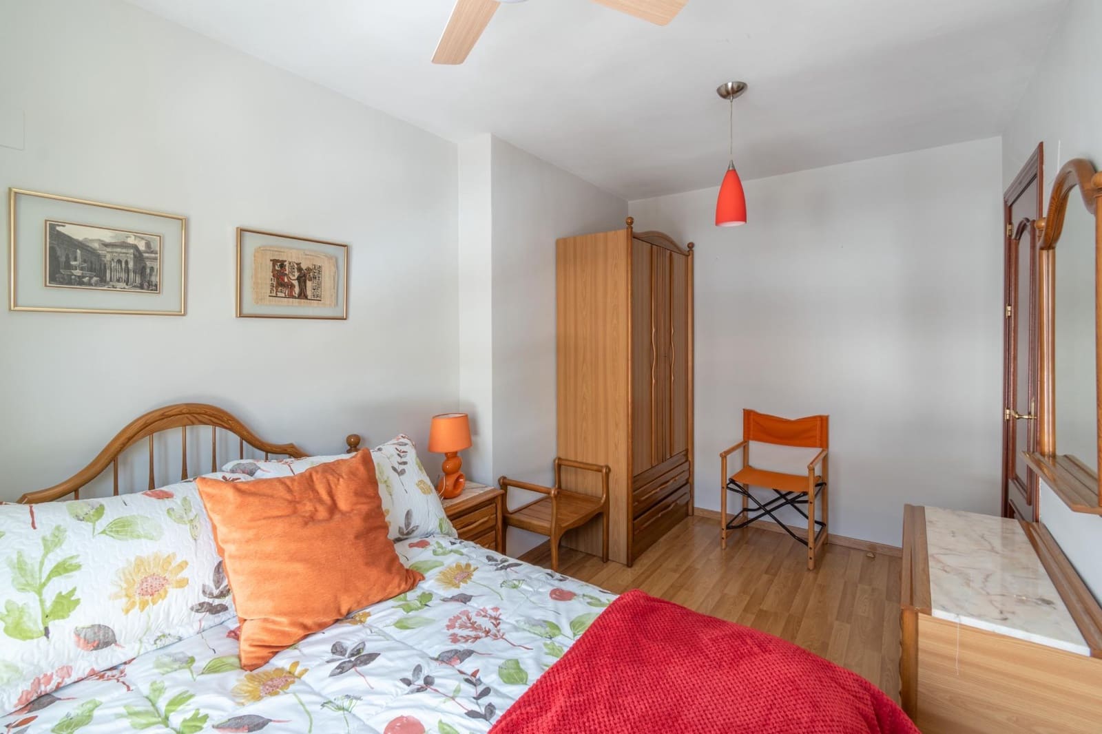 5 soverom Kjedet enebolig til salgs i Granada by med svømmebasseng garasje - € 410 000 (Ref: 9659412)