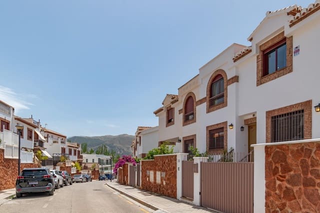 5 soverom Kjedet enebolig til salgs i Carretera de la Sierra, Granada by med svømmebasseng garasje - € 410 000 (Ref: 9659412)