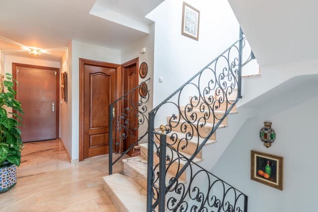 5 soverom Kjedet enebolig til salgs i Carretera de la Sierra, Granada by med svømmebasseng garasje - € 410 000 (Ref: 9659412)