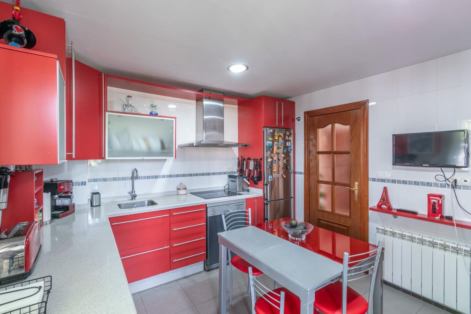 5 soverom Kjedet enebolig til salgs i Granada by med svømmebasseng garasje - € 410 000 (Ref: 9659412)