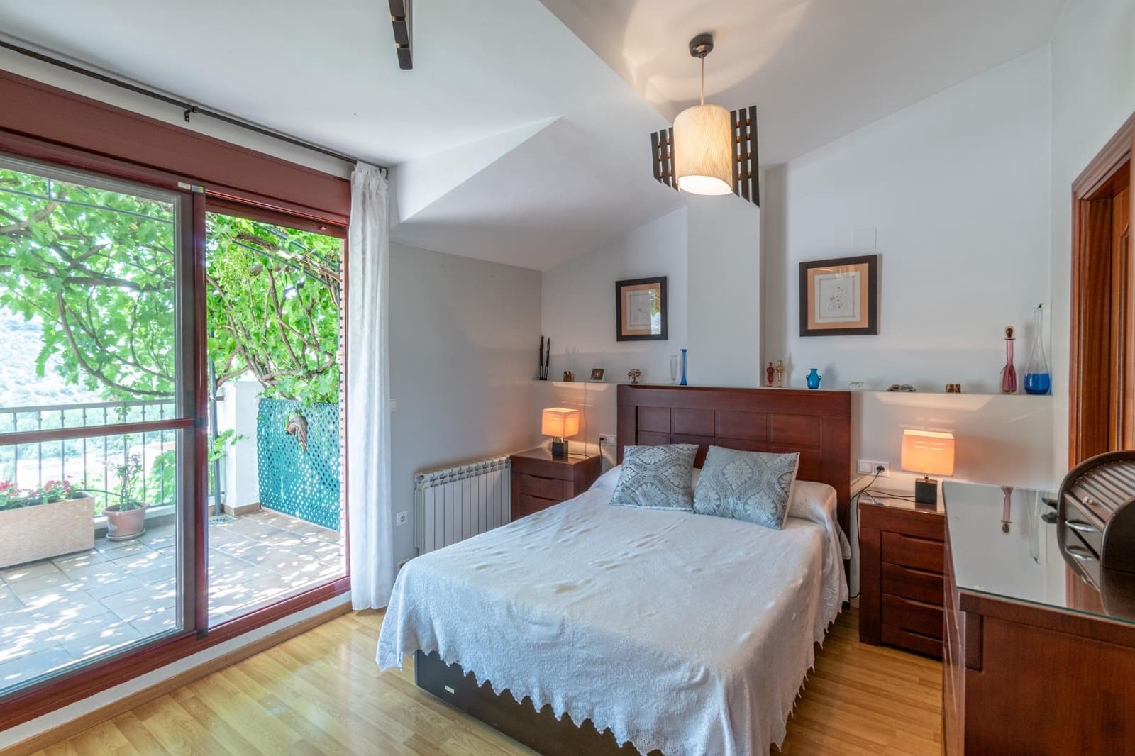 5 soverom Kjedet enebolig til salgs i Granada by med svømmebasseng garasje - € 410 000 (Ref: 9659412)