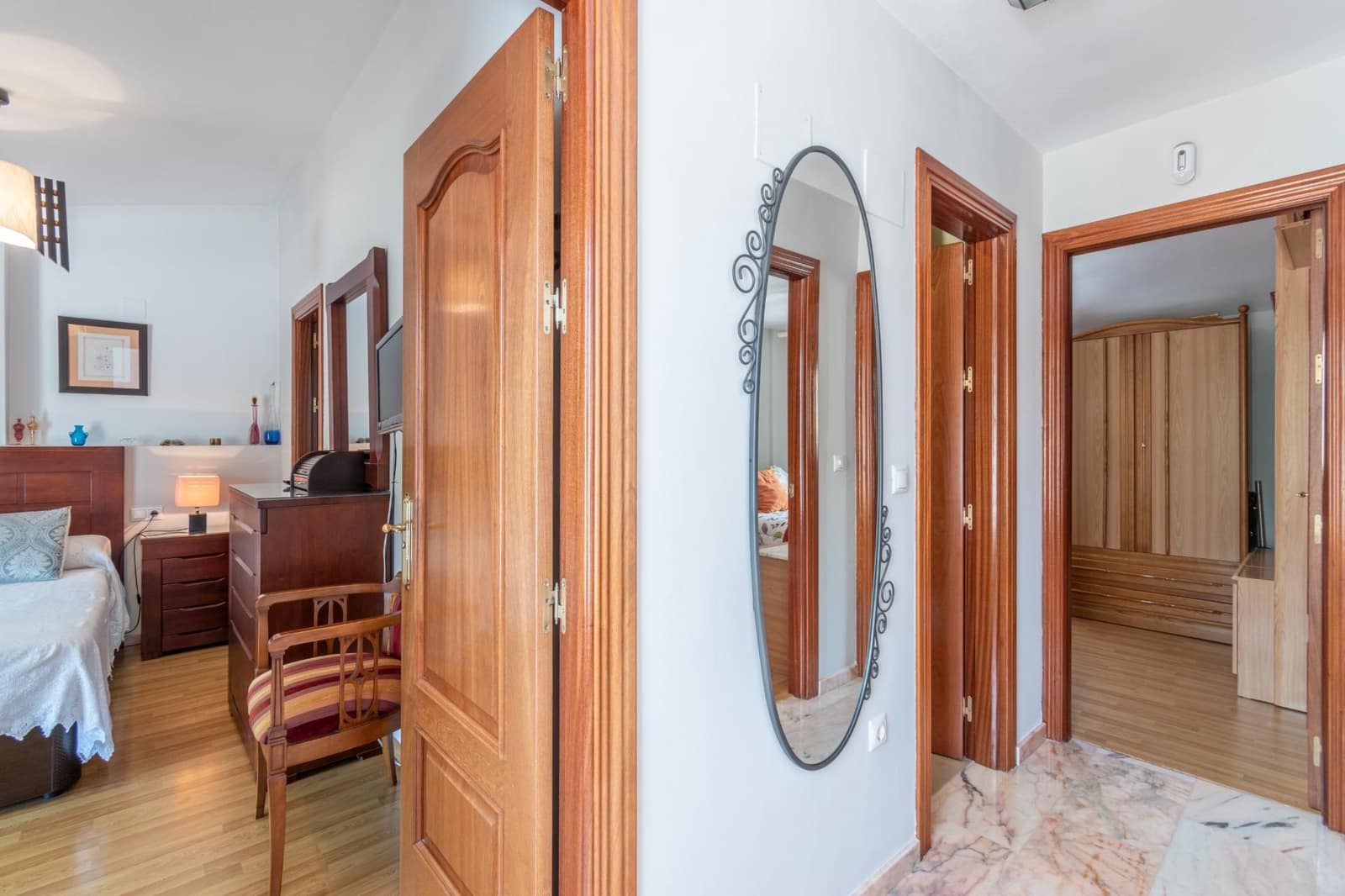 5 soverom Kjedet enebolig til salgs i Granada by med svømmebasseng garasje - € 410 000 (Ref: 9659412)