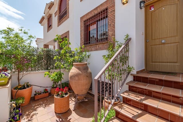 5 soverom Kjedet enebolig til salgs i Carretera de la Sierra, Granada by med svømmebasseng garasje - € 410 000 (Ref: 9659412)