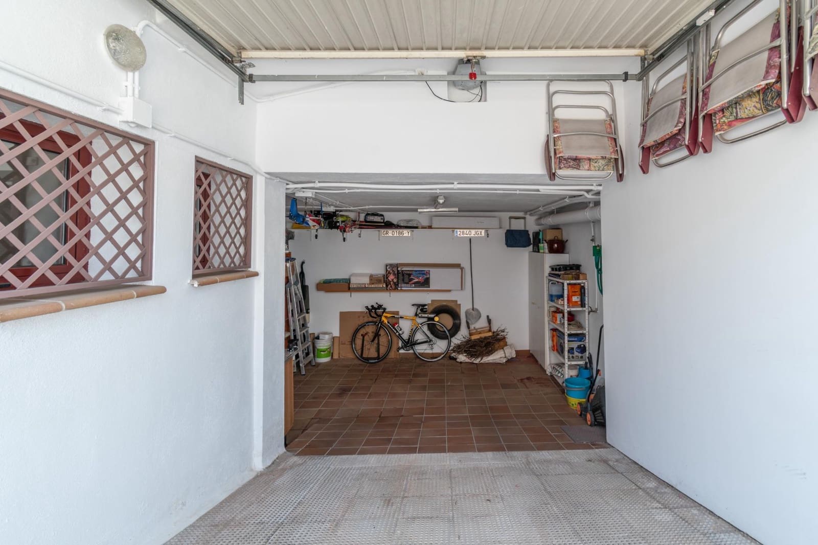 5 soverom Kjedet enebolig til salgs i Granada by med svømmebasseng garasje - € 410 000 (Ref: 9659412)