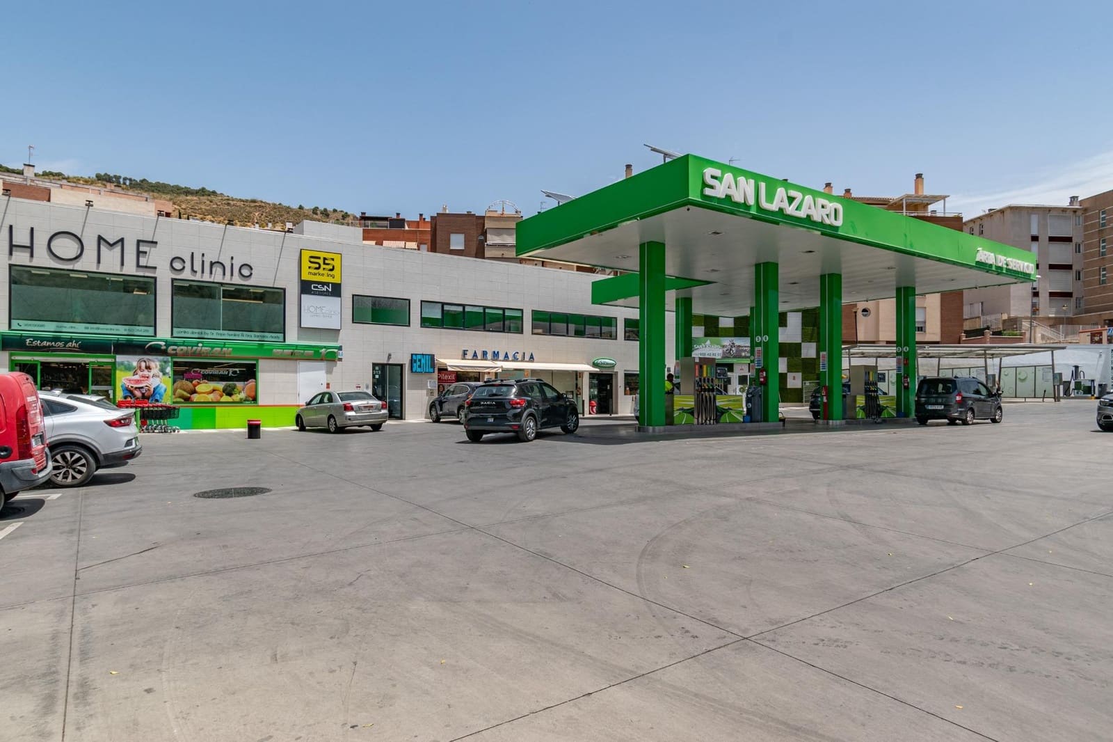 5 soverom Kjedet enebolig til salgs i Granada by med svømmebasseng garasje - € 410 000 (Ref: 9659412)