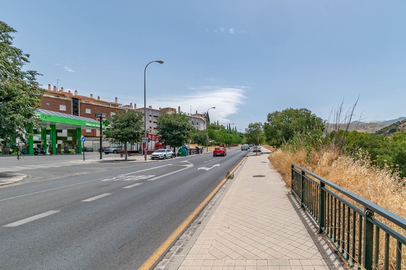 5 soverom Kjedet enebolig til salgs i Granada by med svømmebasseng garasje - € 410 000 (Ref: 9659412)