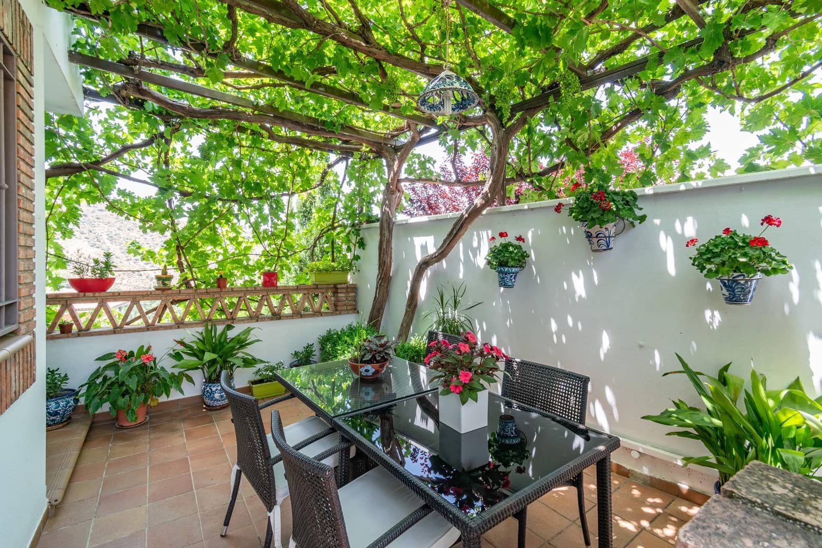 5 soverom Kjedet enebolig til salgs i Granada by med svømmebasseng garasje - € 410 000 (Ref: 9659412)