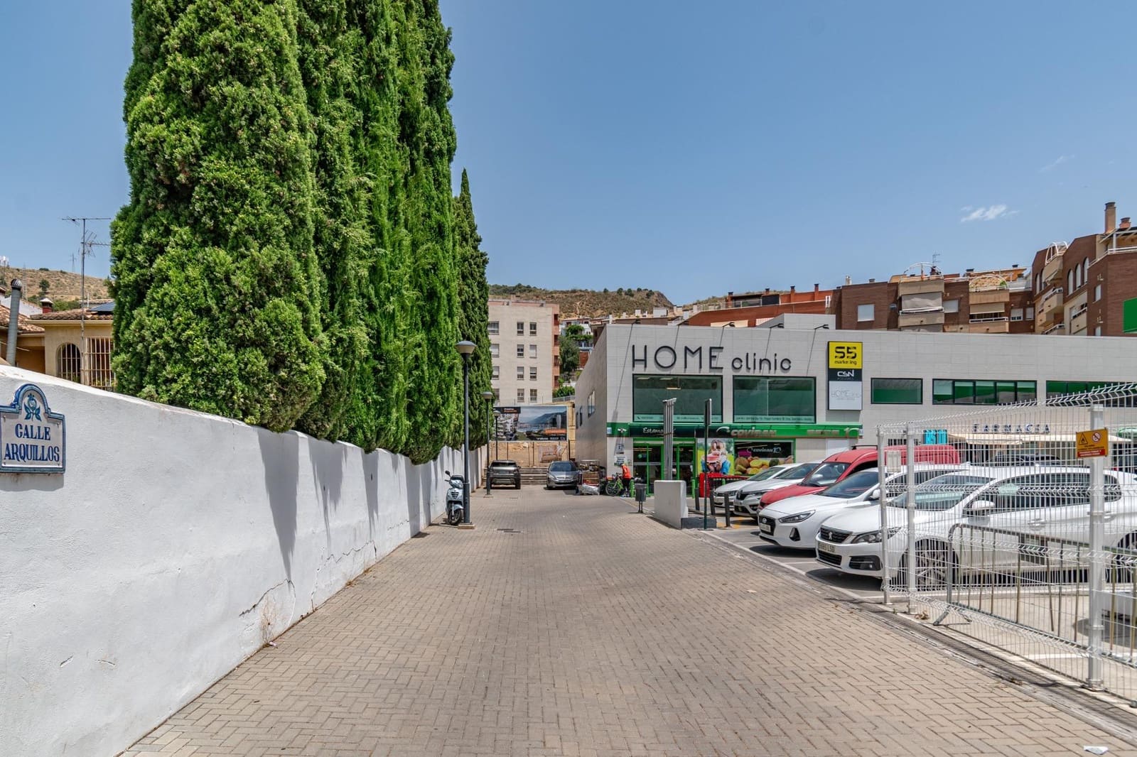 5 soverom Kjedet enebolig til salgs i Granada by med svømmebasseng garasje - € 410 000 (Ref: 9659412)