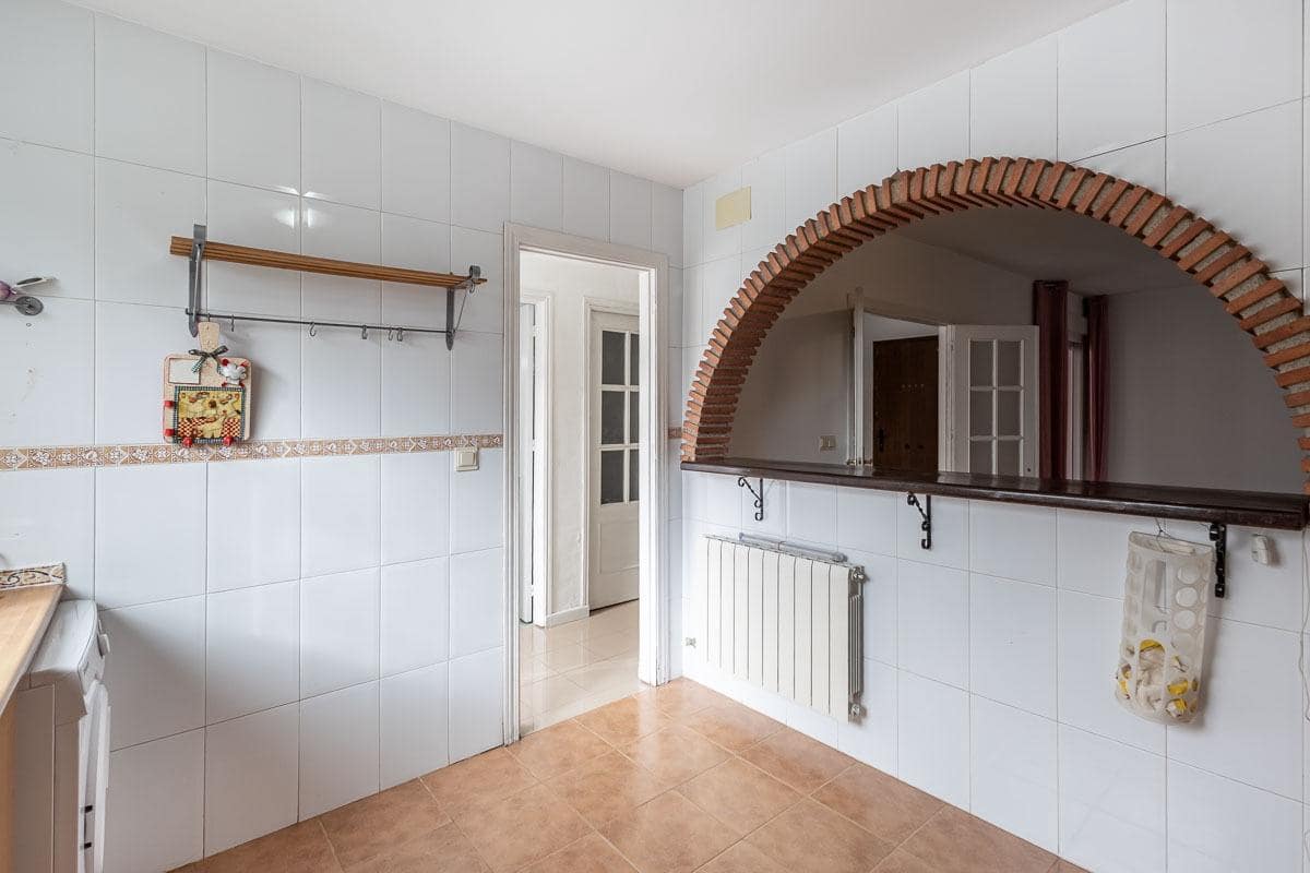 4 sypialnia Dom szeregowy na sprzedaż w La Zubia z garażem - 220 000 € (Ref: 9666470)