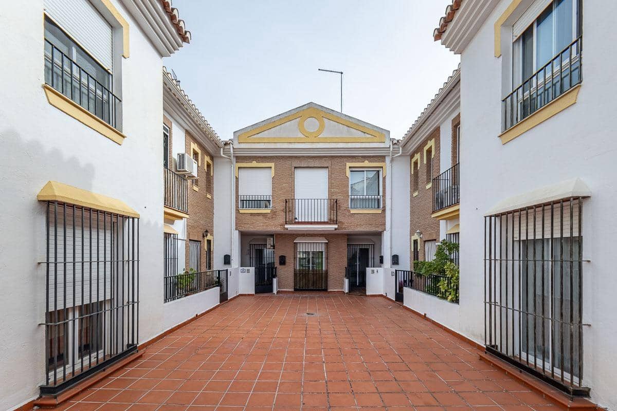 4 sypialnia Dom szeregowy na sprzedaż w La Zubia z garażem - 220 000 € (Ref: 9666470)