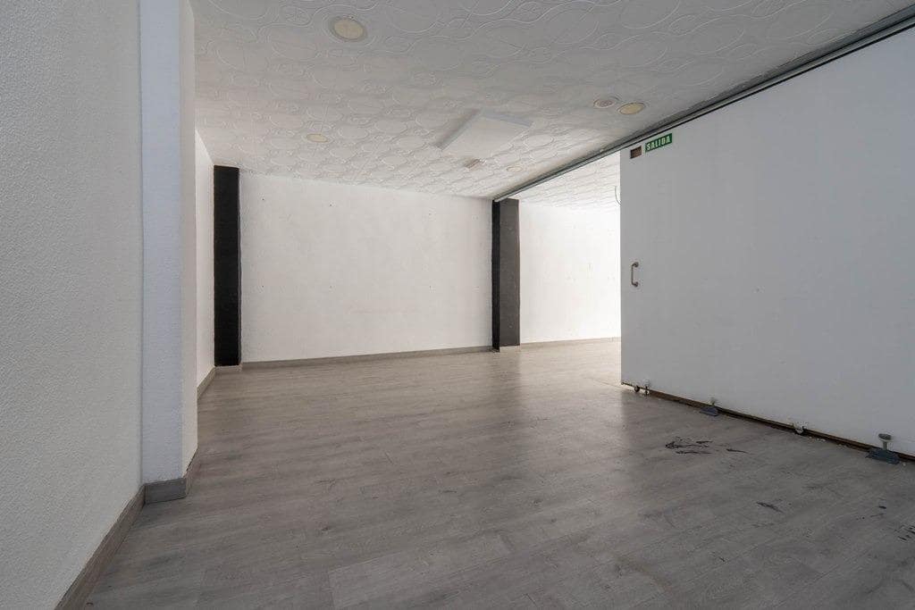 Kommersiell till salu i Granada stad - 235 000 € (Ref: 9666471)