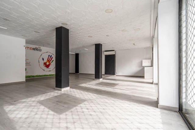 Kommersiell till salu i Pajaritos - Plaza de Toros, Granada stad - 235 000 € (Ref: 9666471)