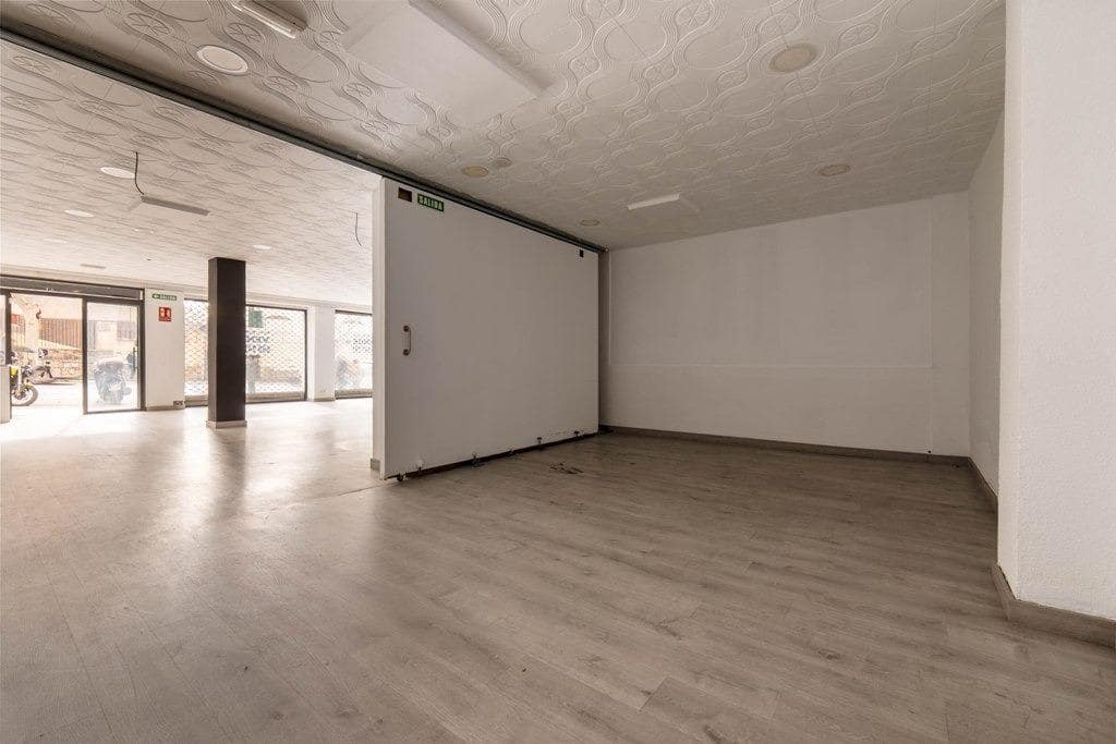 Kommersiell till salu i Granada stad - 235 000 € (Ref: 9666471)