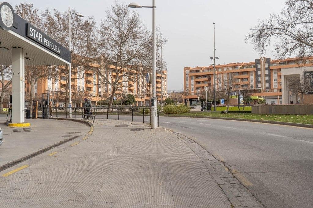Kommersiell till salu i Granada stad - 235 000 € (Ref: 9666471)