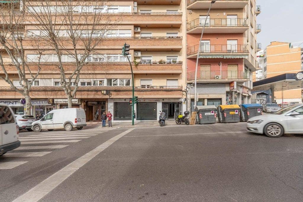 Kommersiell till salu i Granada stad - 235 000 € (Ref: 9666471)