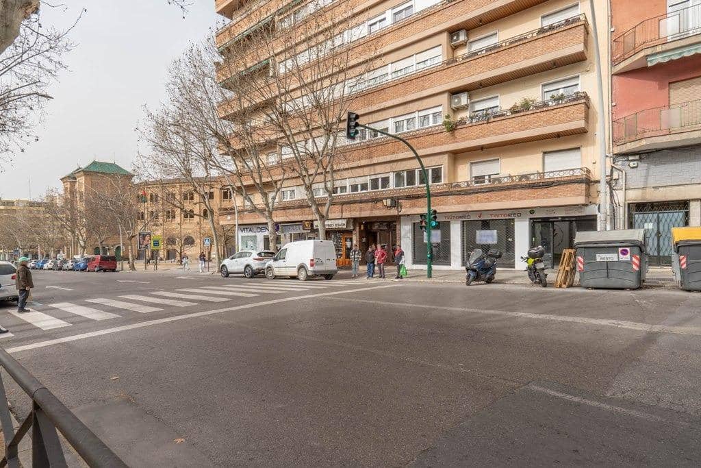 Kommersiell till salu i Granada stad - 235 000 € (Ref: 9666471)