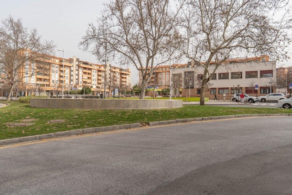 Kommersiell till salu i Granada stad - 235 000 € (Ref: 9666471)