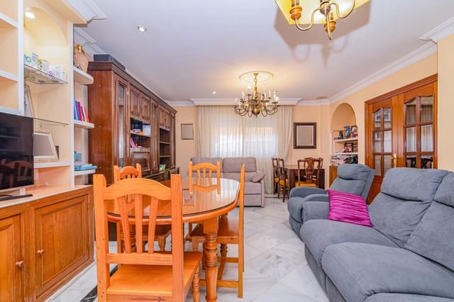 3 quarto Moradia em Banda para venda em La Zubia - 165 000 € (Ref: 9679831)