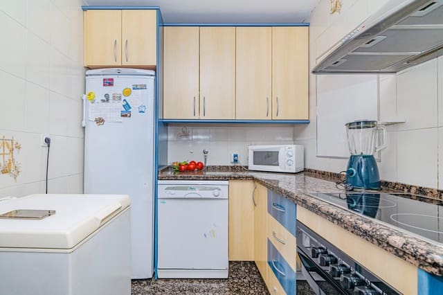 3 quarto Moradia em Banda para venda em La Zubia - 165 000 € (Ref: 9679831)