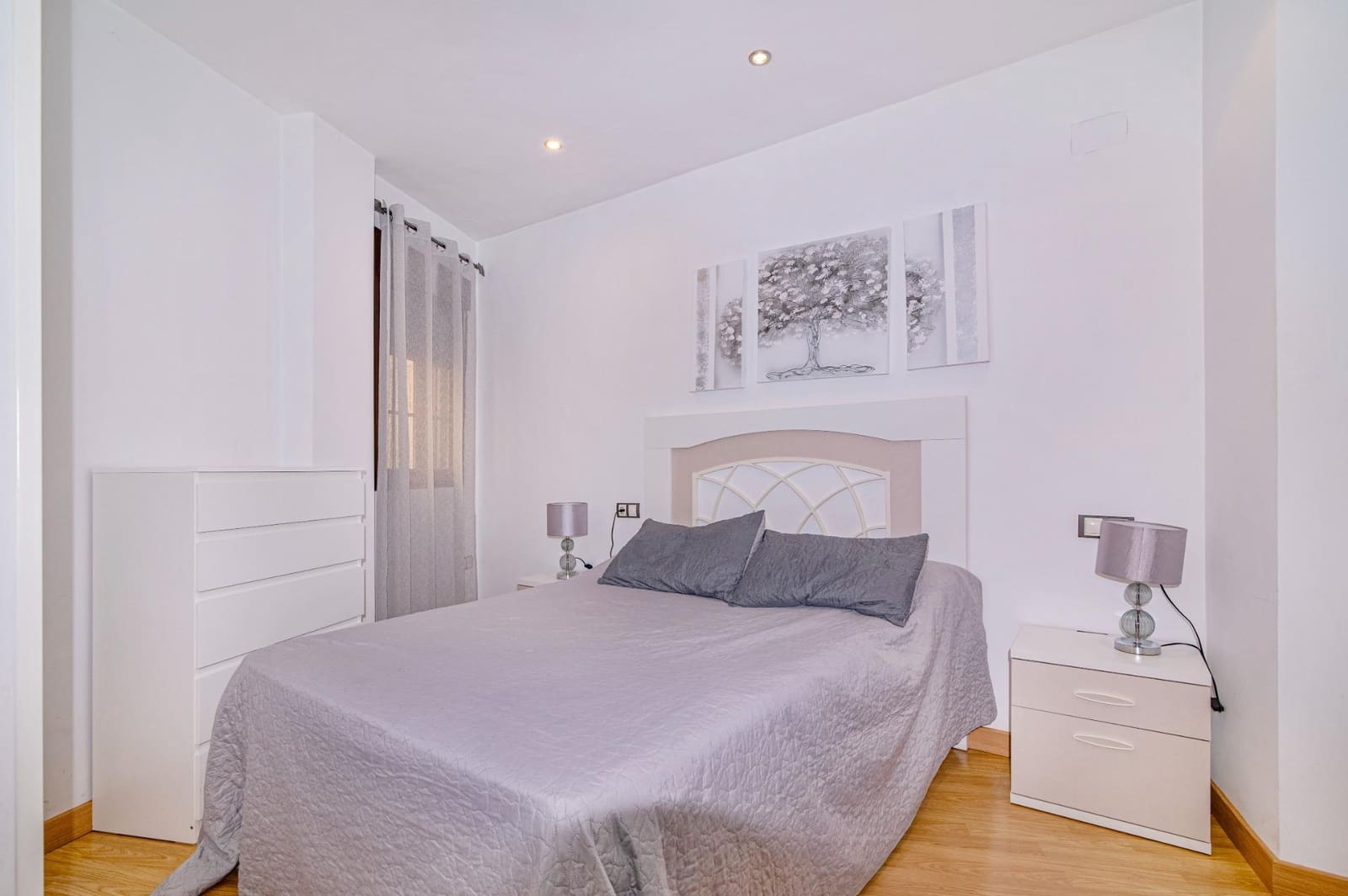 2 makuuhuone Asunto myytävänä paikassa La Zubia - 150 000 € (Ref: 9679832)