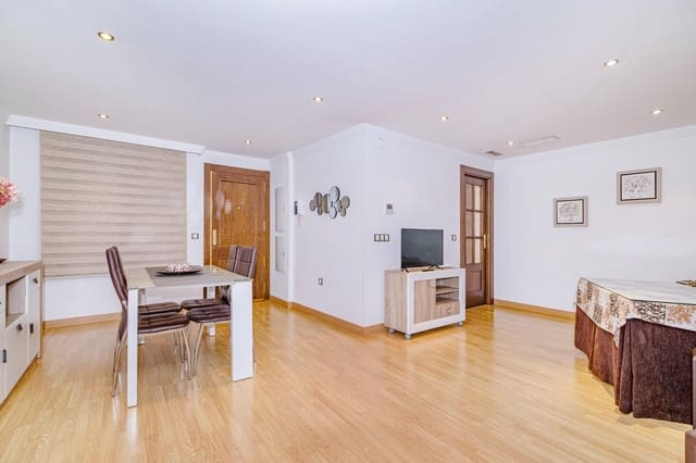 2 makuuhuone Asunto myytävänä paikassa La Zubia - 150 000 € (Ref: 9679832)