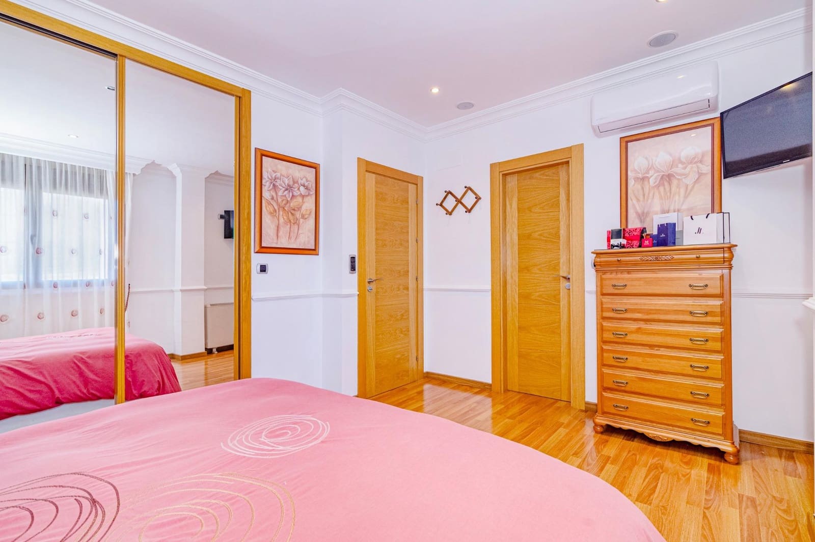 4 soveværelse Rækkehus til salg i La Zubia med swimmingpool garage - € 370.000 (Ref: 9679834)