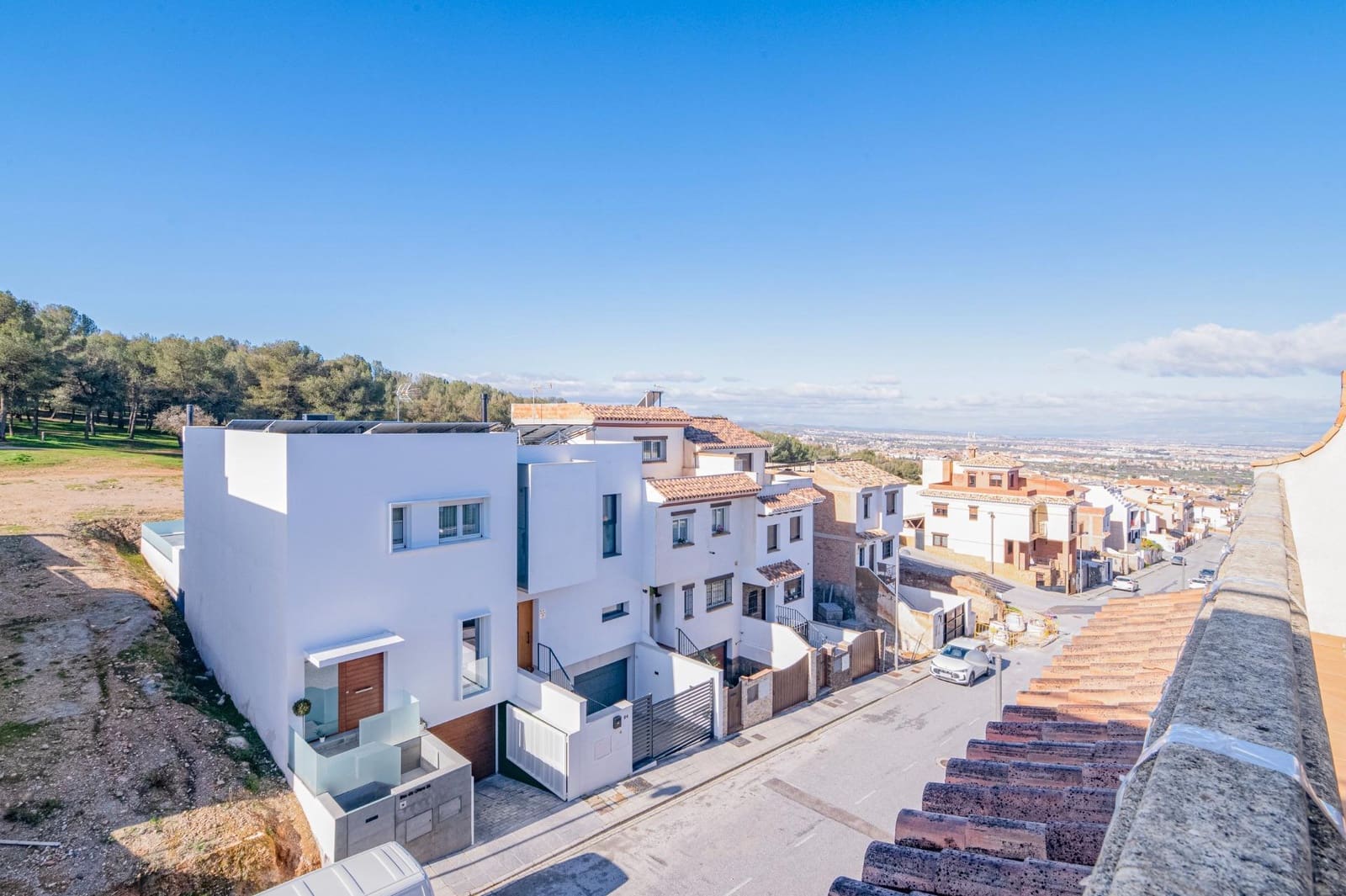 4 soveværelse Rækkehus til salg i La Zubia med swimmingpool garage - € 370.000 (Ref: 9679834)