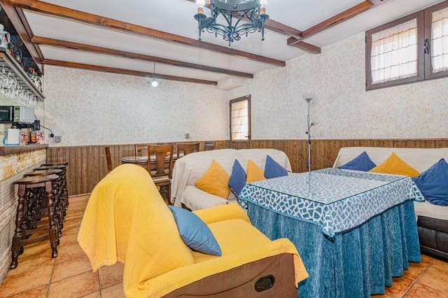 4 soveværelse Rækkehus til salg i La Zubia med swimmingpool garage - € 370.000 (Ref: 9679834)