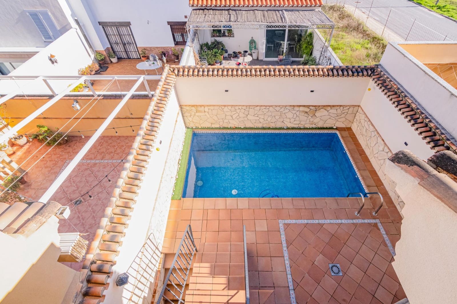 4 soveværelse Rækkehus til salg i La Zubia med swimmingpool garage - € 370.000 (Ref: 9679834)