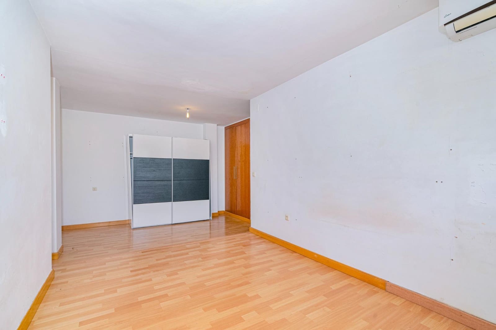 2 slaapkamer Penthouse te koop in La Zubia met zwembad garage - € 200.000 (Ref: 9679835)