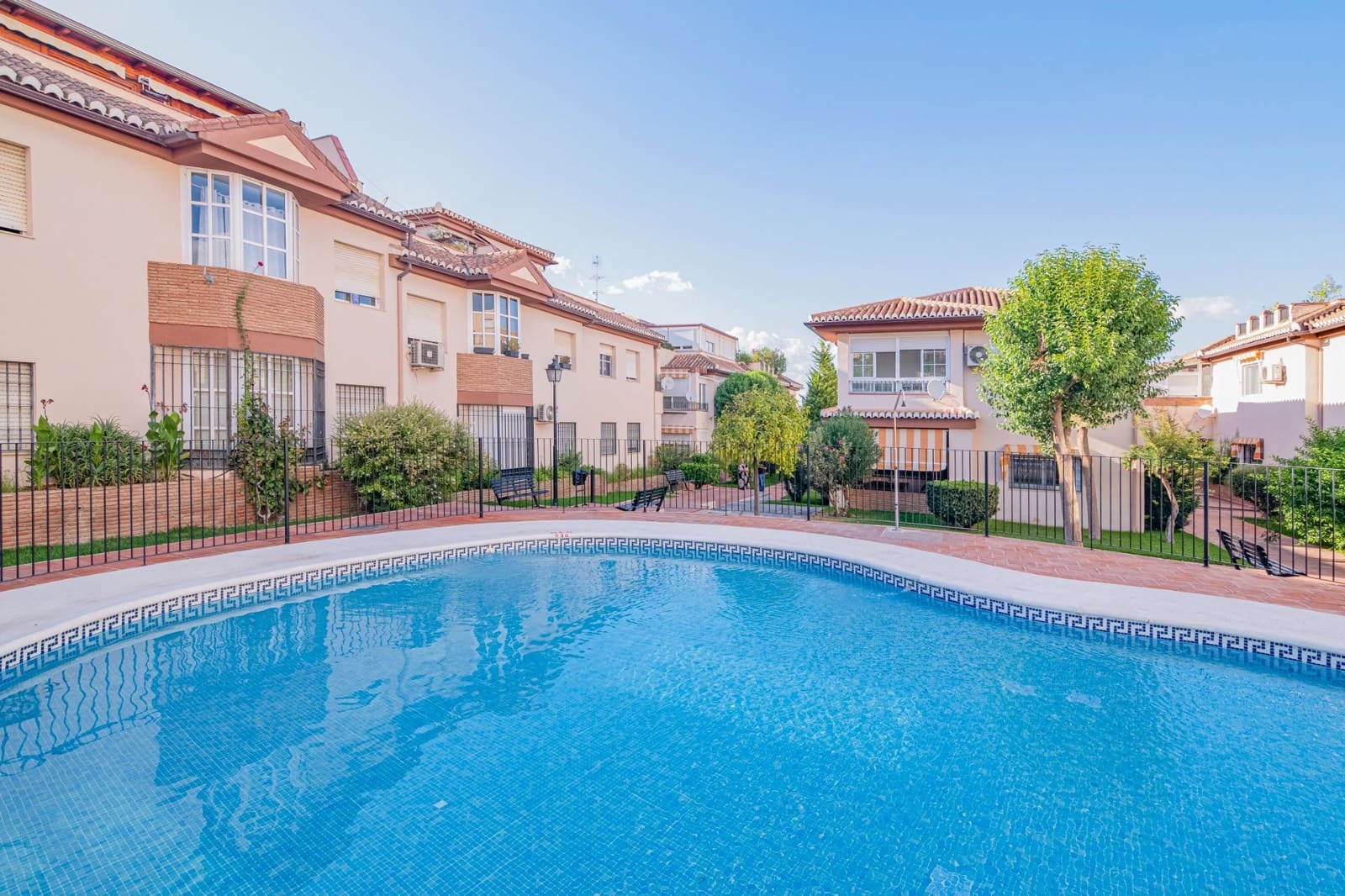 2 slaapkamer Penthouse te koop in La Zubia met zwembad garage - € 200.000 (Ref: 9679835)