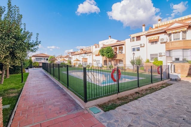 2 slaapkamer Penthouse te koop in La Zubia met zwembad garage - € 200.000 (Ref: 9679835)