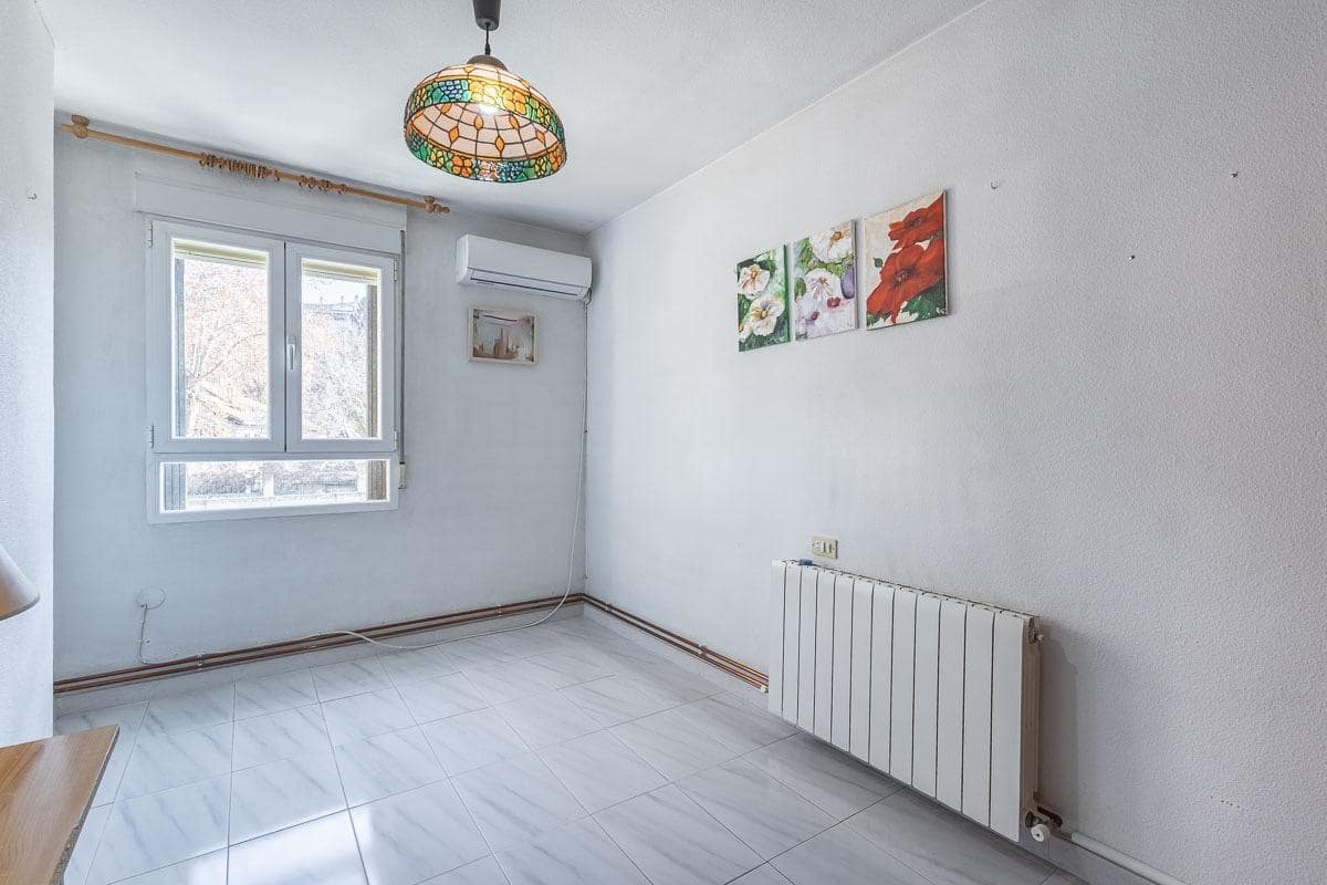 4 soveværelse Lejlighed til salg i Granada by med garage - € 269.000 (Ref: 9683507)
