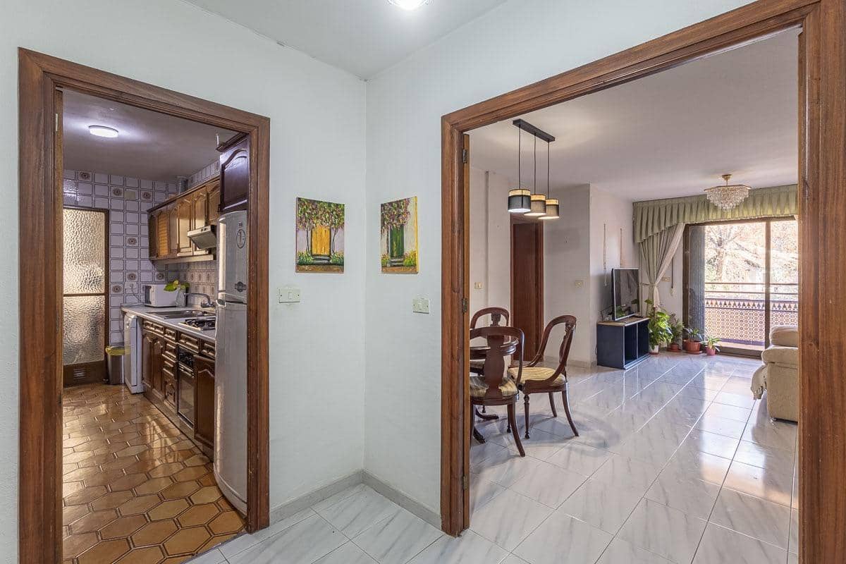 4 soveværelse Lejlighed til salg i Granada by med garage - € 269.000 (Ref: 9683507)