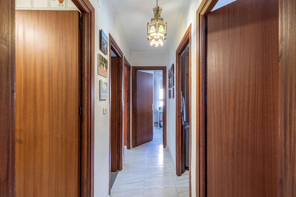 4 soveværelse Lejlighed til salg i Granada by med garage - € 269.000 (Ref: 9683507)