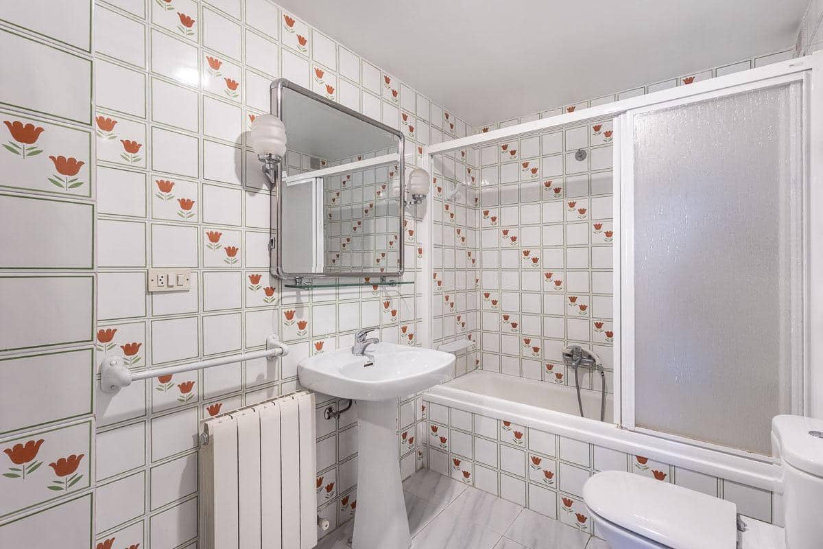 4 soveværelse Lejlighed til salg i Granada by med garage - € 269.000 (Ref: 9683507)