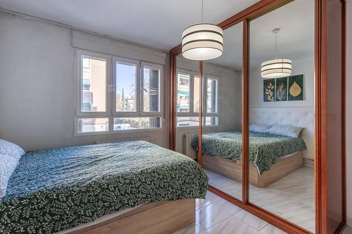 4 soveværelse Lejlighed til salg i Granada by med garage - € 269.000 (Ref: 9683507)