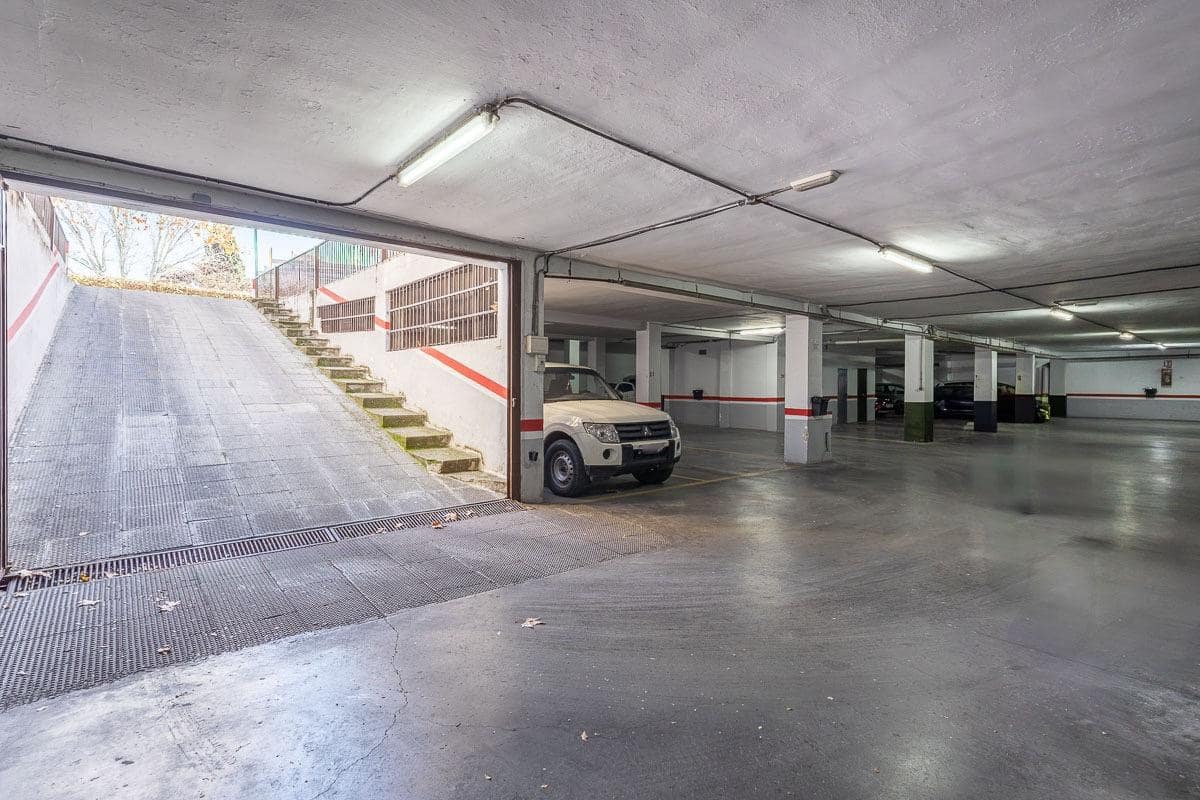 4 soveværelse Lejlighed til salg i Granada by med garage - € 269.000 (Ref: 9683507)