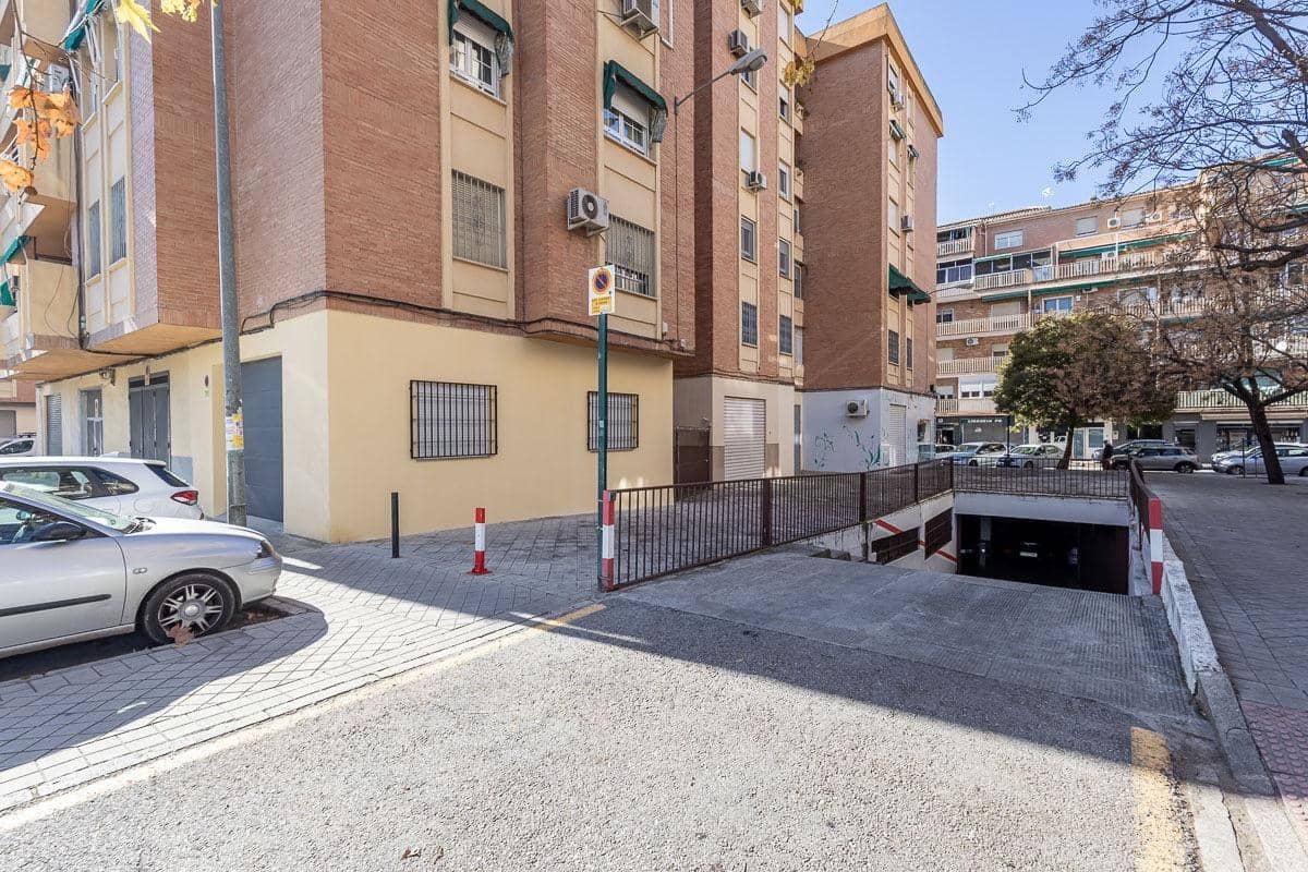 4 soveværelse Lejlighed til salg i Granada by med garage - € 269.000 (Ref: 9683507)