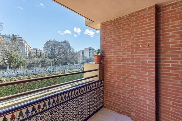 4 soveværelse Lejlighed til salg i Granada by med garage - € 269.000 (Ref: 9683507)